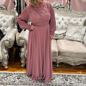 Modest dress, long sleeve, pink